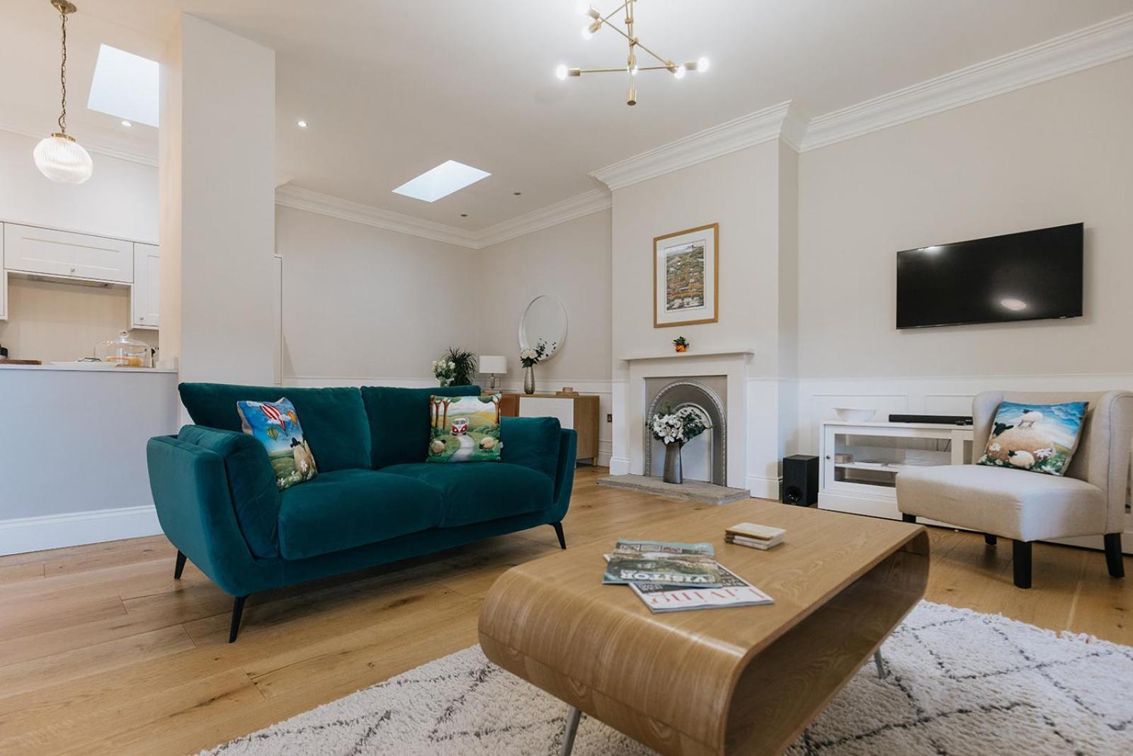 Swaledale, Old School Rooms - Luxury Apartment In Richmond, North Yorkshire Richmond  Exterior photo