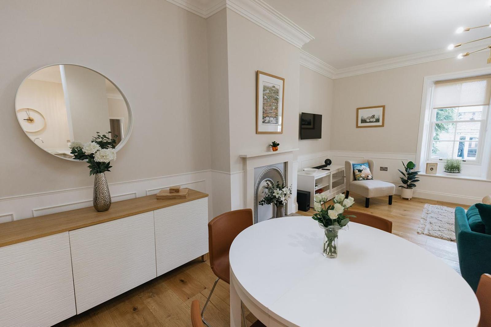 Swaledale, Old School Rooms - Luxury Apartment In Richmond, North Yorkshire Richmond  Exterior photo